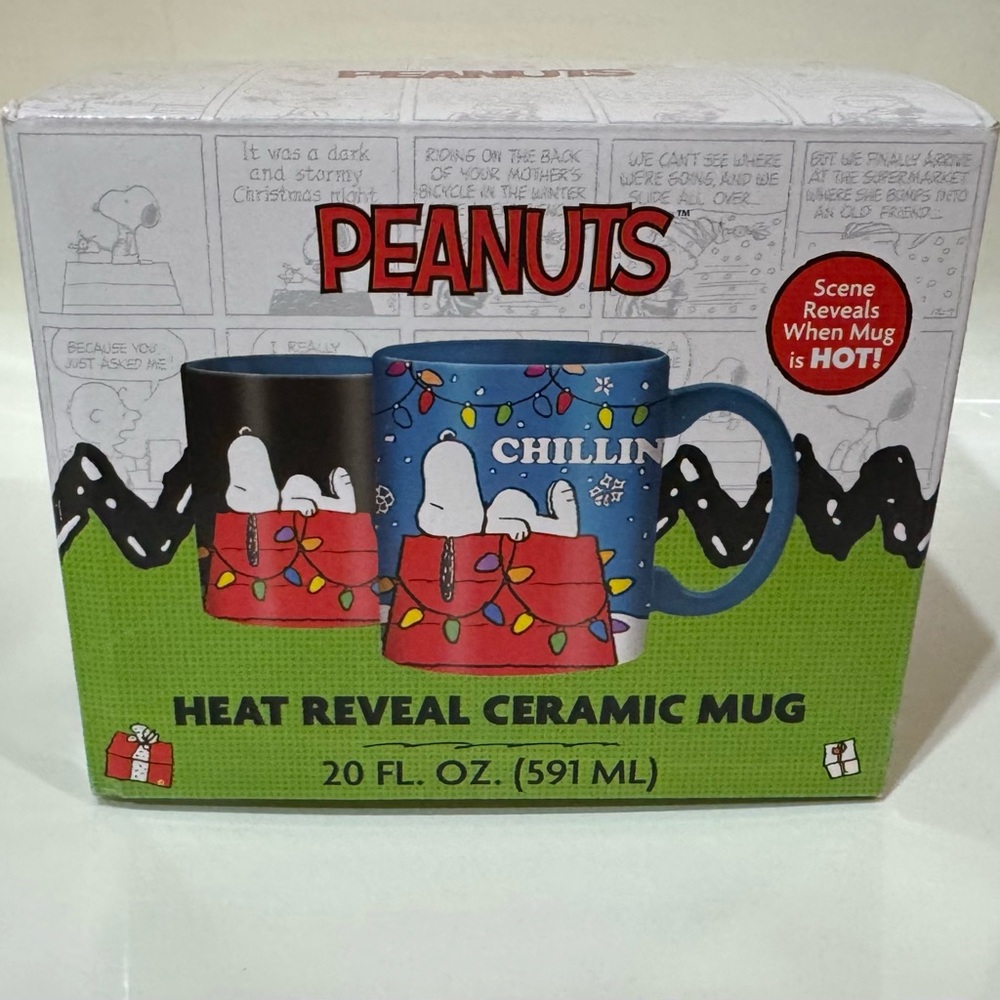 Peanuts Snoopy Chillin Heat Reveal Ceramic Mug - NEW IN BOX!
